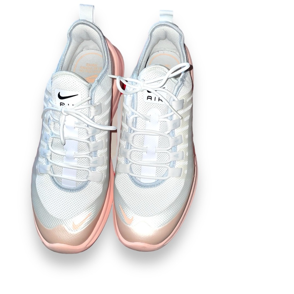 Women’s Nike Axis